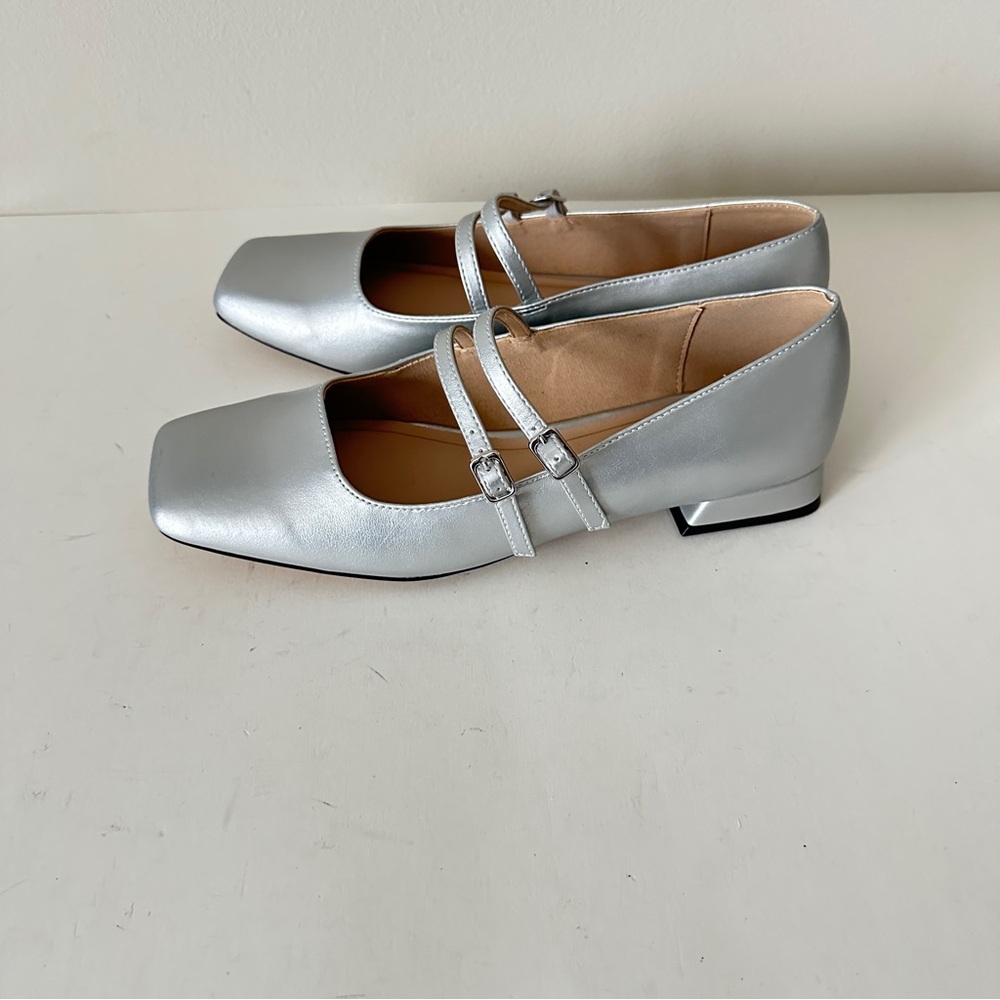 NEW Journee Collection Gredah Silver Women's Mary Jane Flats, Sz 8
